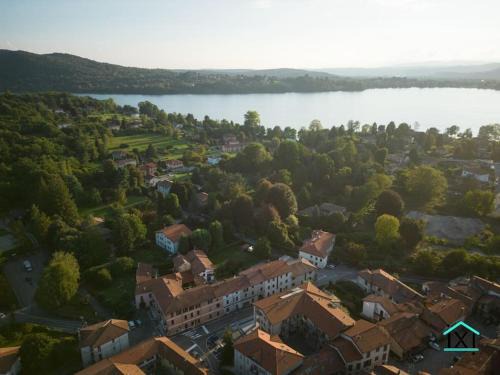 Travedona Loft by lake Ixihome