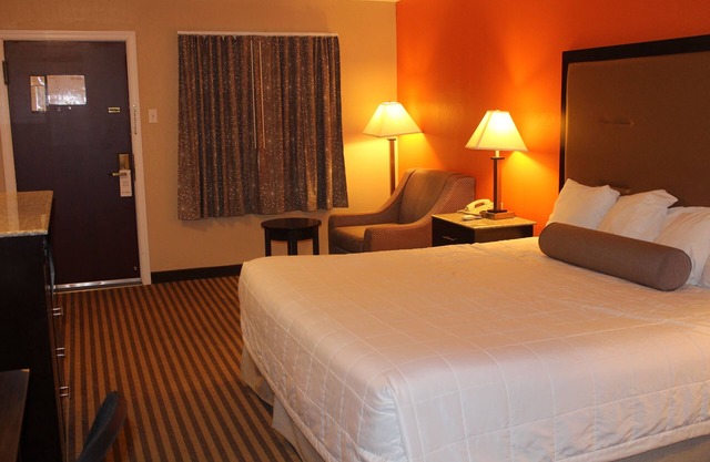 Travelodge by Wyndham Bellmawr