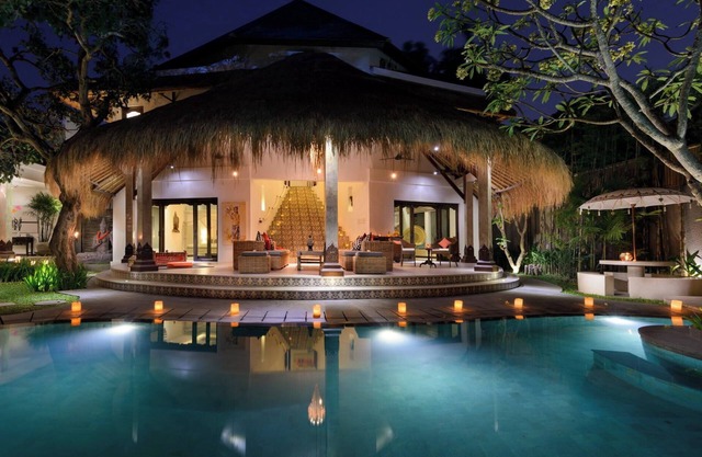 Treasure in the Heart of Seminyak, a Luxury Bali Experience!