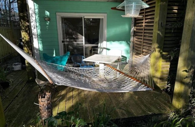Tree House Hideaway