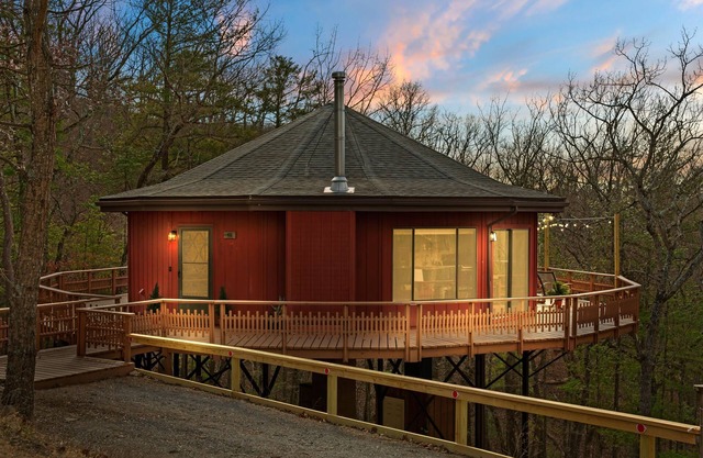 Treehouse -360 Views/Fall Foliage/Hikes/5 Wineries