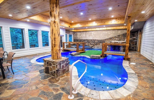 Treehouse River Lodge - One-of-a-kind Cabin! Private Treehouse + Pool = Memories