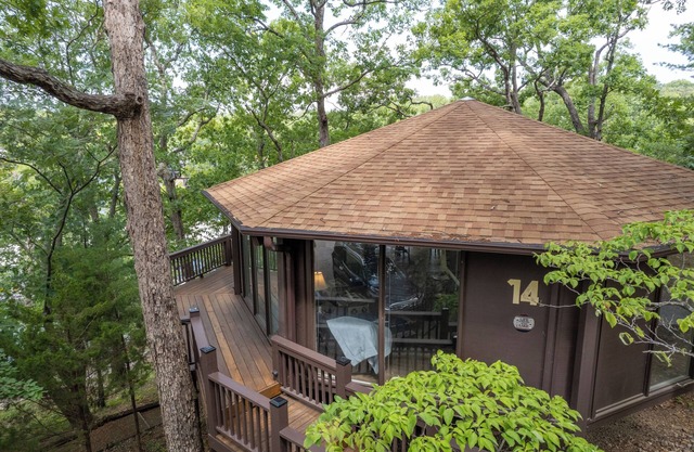 Treetop Village 14. Pet-friendly; Pool & Slips steps away; Sleeps 10