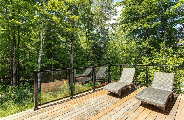 Tremblant Oasis: Luxury, Nature, Hot Tub, Views!