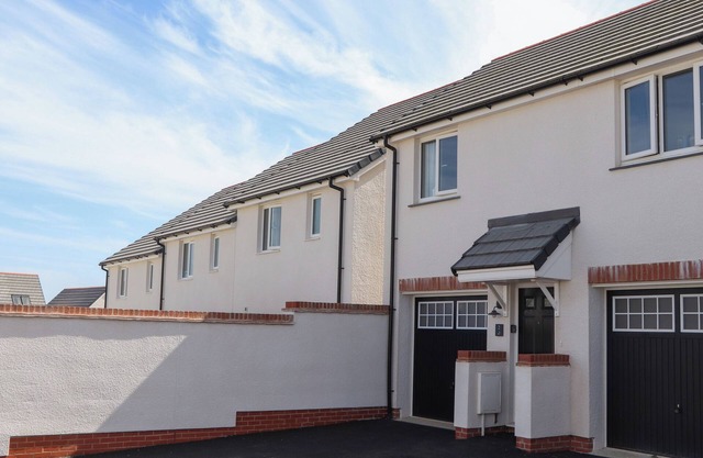 TREWHIDDLE RETREAT, family friendly in St Austell