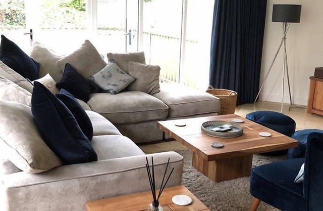 Trewhiddle Villa 19 - a trewhiddle that sleeps 7 guests in 4 bedrooms