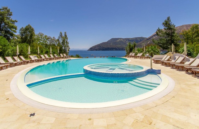 Trilo 7 - Vulcano on sea shore, Lipari, Italy