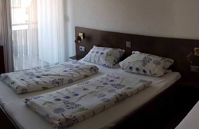 Triple room WC/shower/bath Balcony - Gästehaus Tagescafe Eckenfels