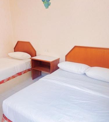 Triple room with private bathroom