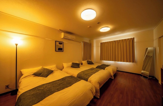 Triple room with private bathroom 211/Osaka Ōsaka