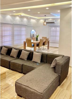 trois chambres et salon avec balcon à Porto Novo