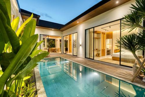Tropical 3BR Villa 2 Private Pools in Jimbaran