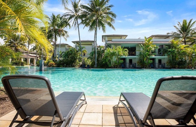 Tropical Bliss Swim out Resort Living