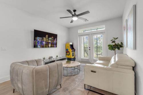 Tropical Hideaway Amazing 3 Bed Oasis with Pool