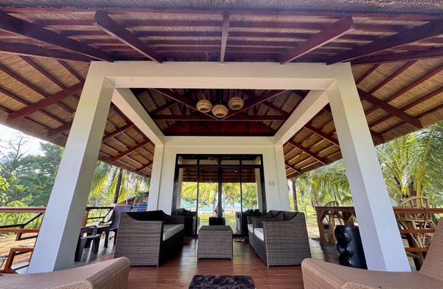 Tropical Palms Villa and Beachfront Resort