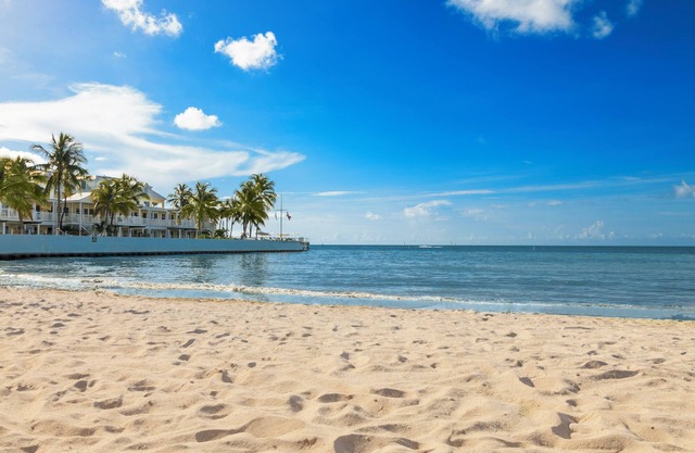 Tropical Retreat in Key West with Pool Access – Close to the Beach & Attraction