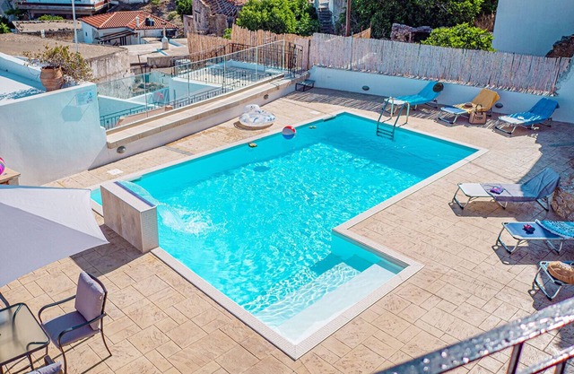 Trouloto Pool Apartment