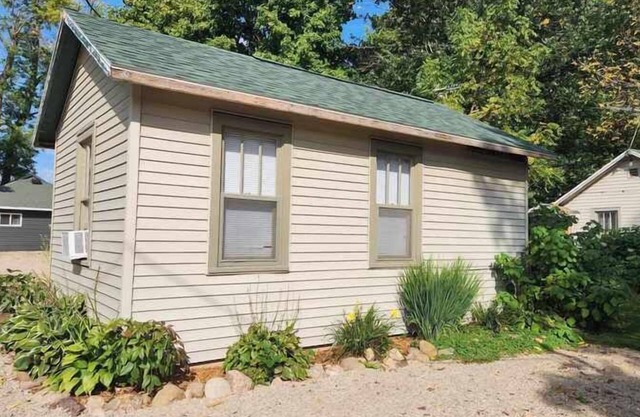 Trout Cabin - Fremont, WI