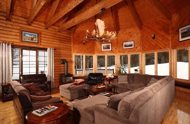 Tuckamore Lodge Rentals - Main Cedar Lodge - Suite 10