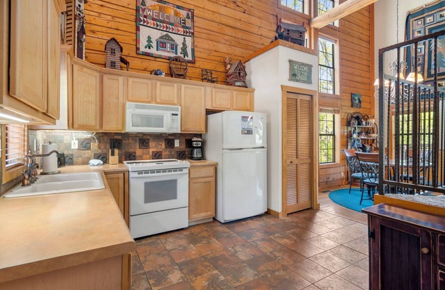 Tucked-Away but Close to Everything! Walk-in Cedar Log Cabin