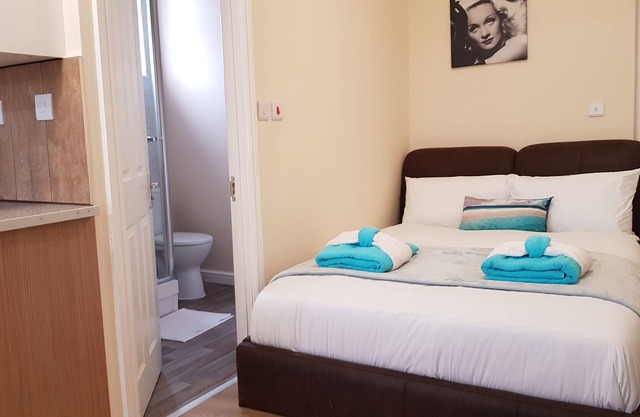 TUii Appart , Cleveleys road Holbeck