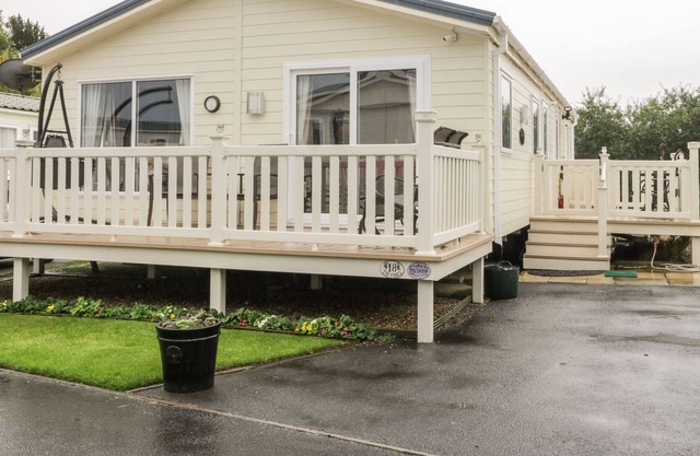 TUKSUMDUIN, pet friendly, country holiday cottage in Scarborough
