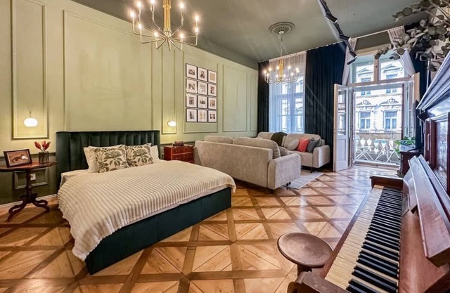 TurnKey | Antonin Dvorak Suite