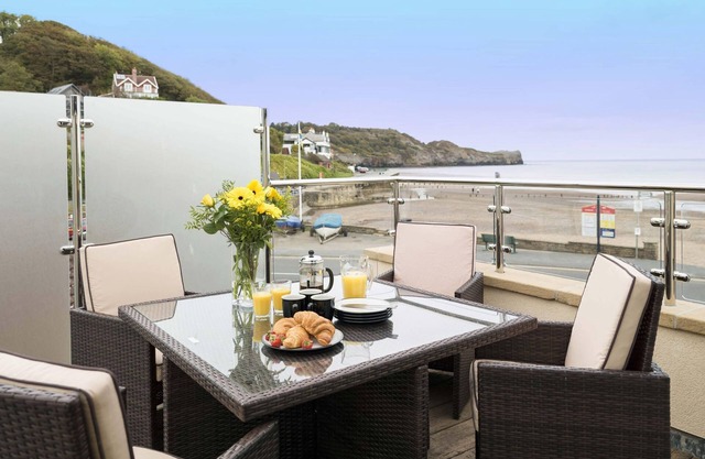 Turnstone Cottage, Stunning Sea Views,Dog Friendly