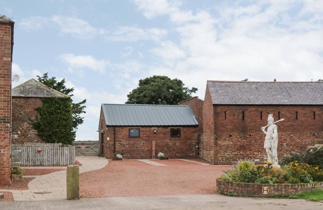 TURRET, romantic, character holiday cottage in Brampton, Cumbria
