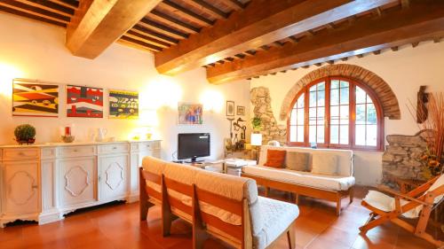 TUSCAN RUSTIC HOUSE - with Garden, Wi-Fi