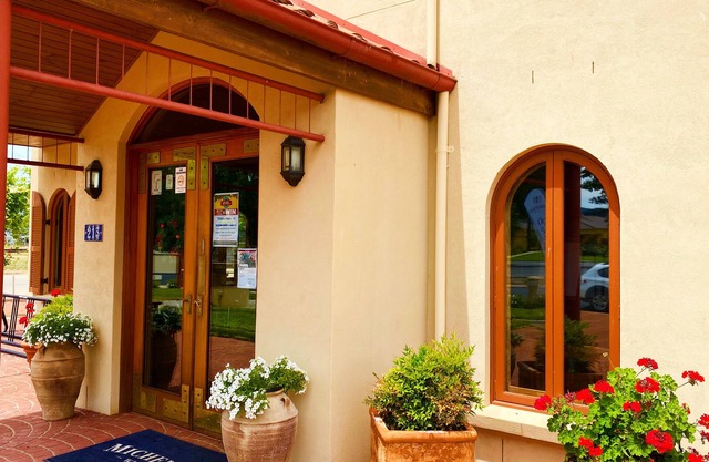 Tuscan Villa in Myrtleford