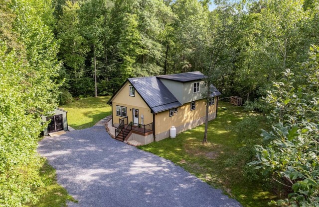 Tuscarora Mountain Retreat | Hot Tub, Hiking, Family Cabin