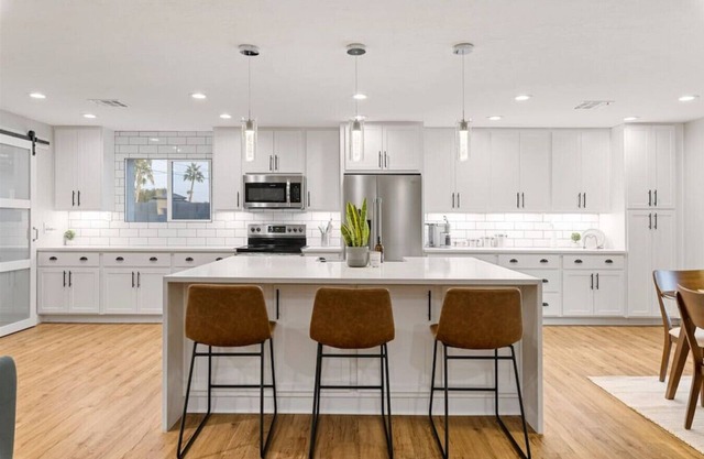 Twin Palms Retreat - Family Desert Oasis