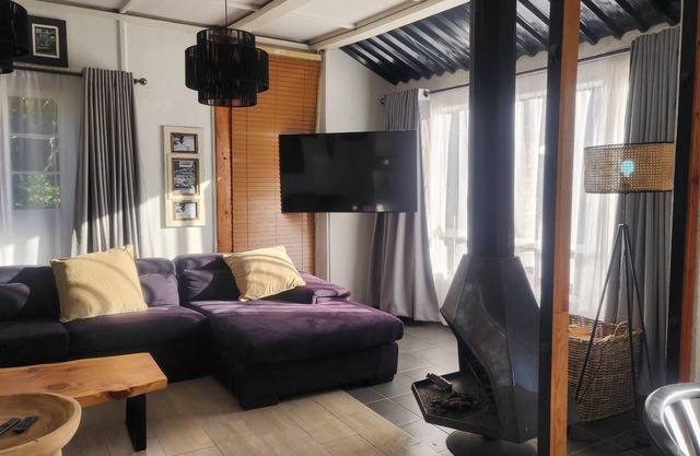 Two bed Nyanga Lakeside cottage - 2298