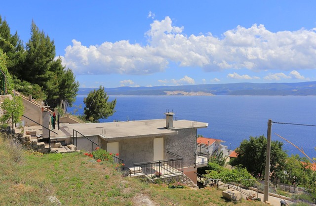 Two bedroom apartment with terrace and sea view Zavode, Omiš (A-12075-a)