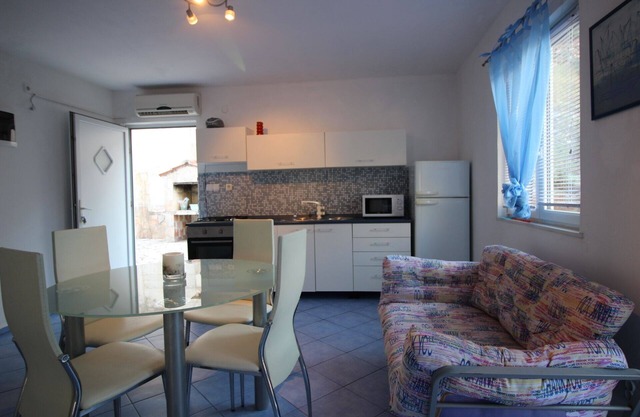 Two bedroom apartment with balcony and sea view Cove Vela Stiniva, Hvar (A-17075-a)