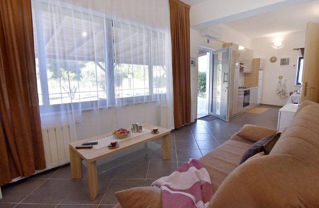Two bedroom apartment with terrace Grupija, Umag (A-23568-a)
