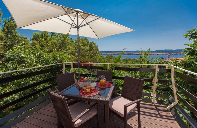 Two bedroom apartment with terrace and sea view Jadranovo, Crikvenica (A-2377-c)