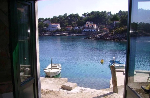 Two bedroom apartment near beach Basina, Hvar (A-4599-f)