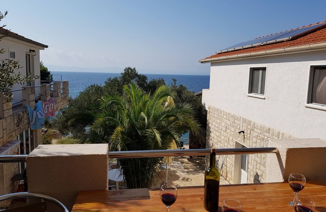 Two bedroom apartment near beach Cove Jedra, Hvar (A-2583-b)