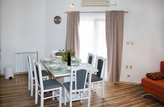 Two bedroom apartment with terrace Šibenik (A-4166-a)