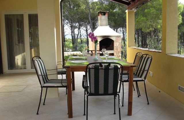 Two bedroom apartment with terrace Cove Osibova, Brač (A-23774-a)