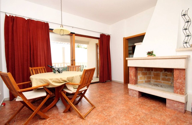 Two bedroom apartment with terrace and sea view Ivan Dolac, Hvar (A-592-d)