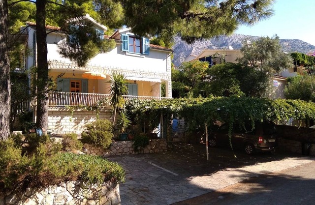 Two bedroom apartment with terrace Ivan Dolac, Hvar (A-8711-a)
