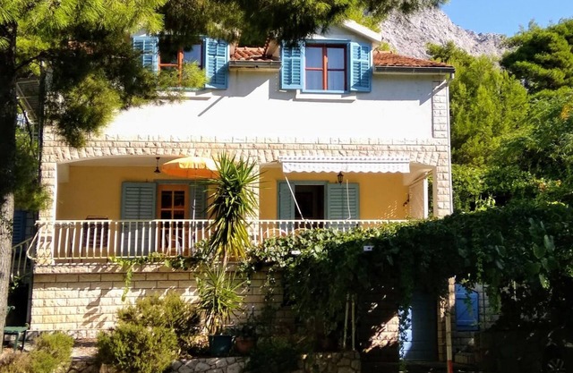 Two bedroom apartment with terrace Ivan Dolac, Hvar (A-8711-c)