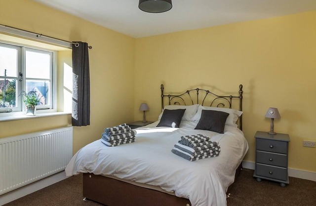Two Bedroom Cottage in Idyllic Location