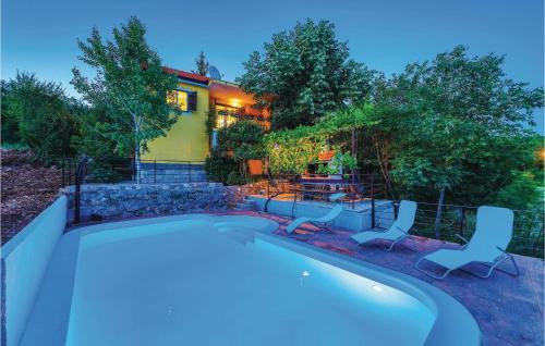 Two-Bedroom Holiday Home In Trilj