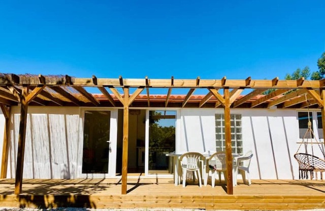 Two bedroom/two bathroom cottage with saltwater plunge pool and forest views