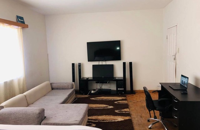 Two Bedrooms In An Apartment with Wi-Fi in charming Windhoek