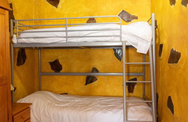 Two-bedroom apartment 10 minutes walk from the historic center.